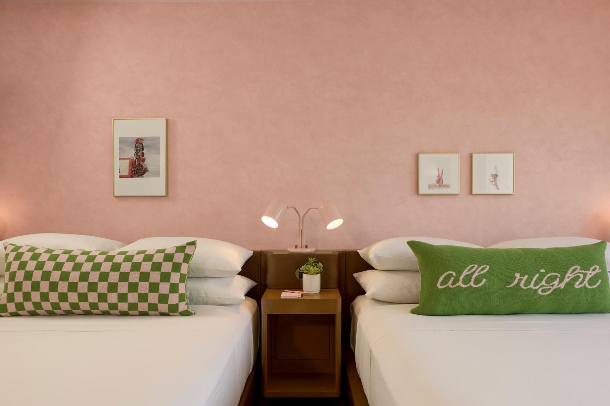 Hotel Downright Austin, A Renaissance